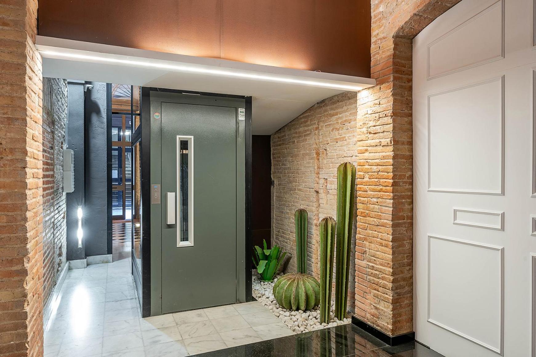 Enjoybcn Colon Apartments 바르셀로나 외부 사진